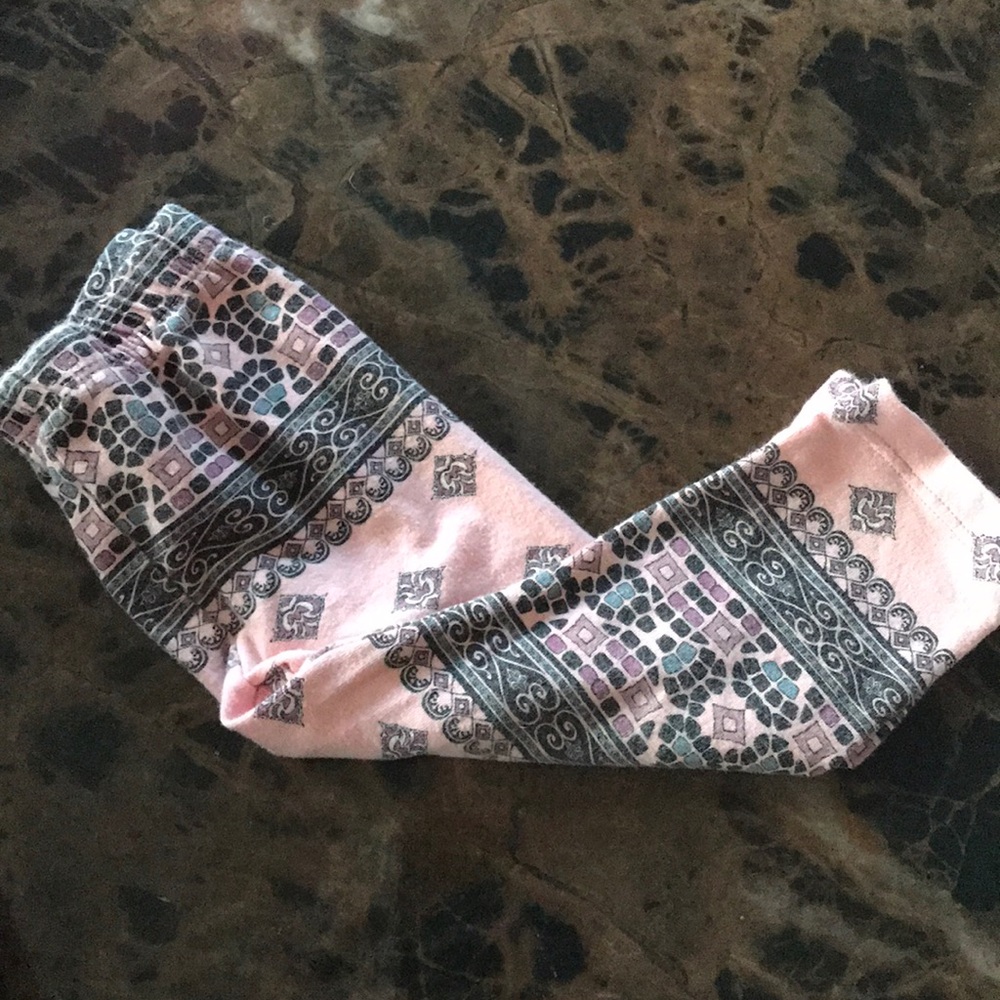Jessica Simpson’s Multi colored leggings